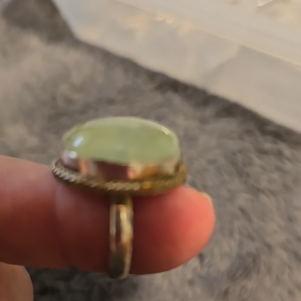 Chic Silver Ring With Green Stone - image 2